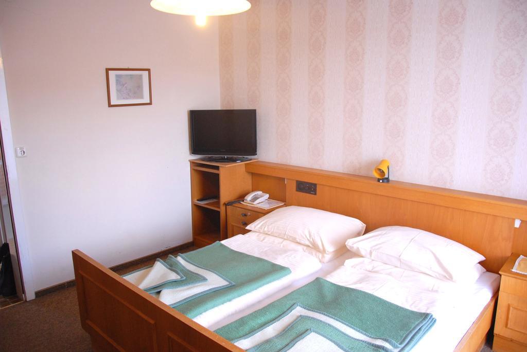 Frühstückspension Wiesenhaus Miesenbach  Habitación foto